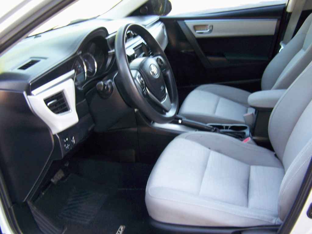 Used 2014 Toyota Corolla LE FWD image 7