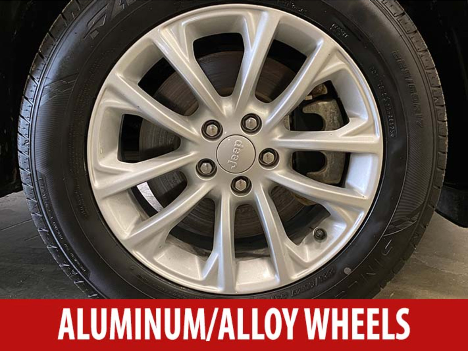 Used 2021 Jeep Cherokee Latitude AWD/4WD image 6
