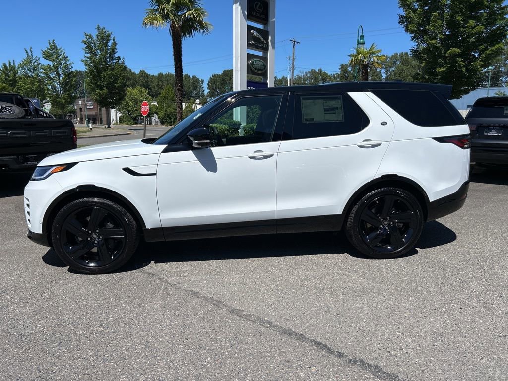 New 2025 Land Rover Discovery Dynamic SE image 2