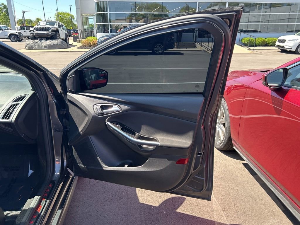 Used 2018 Ford Focus ST FWD image 19