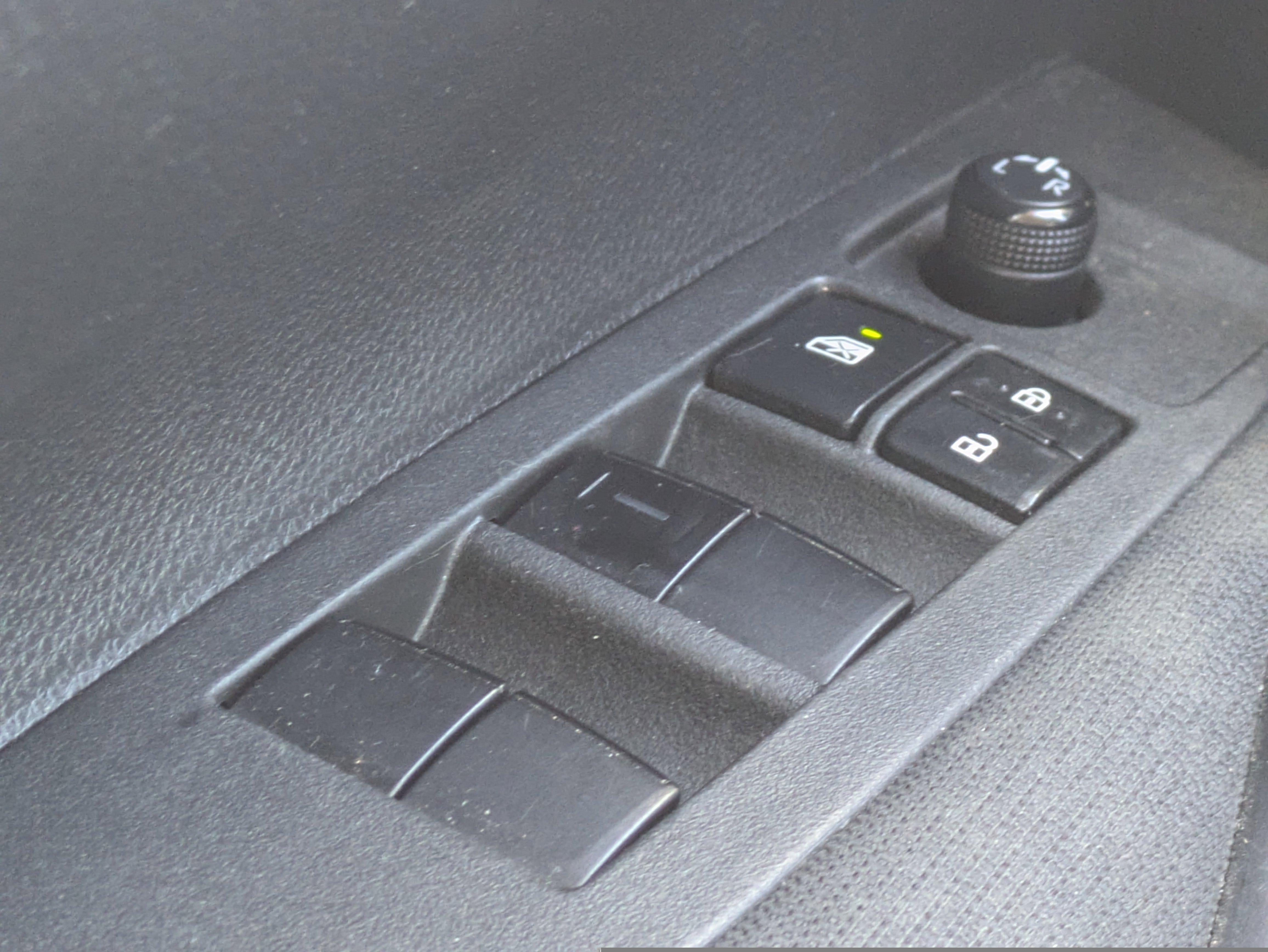 Used 2022 Toyota Corolla LE image 20