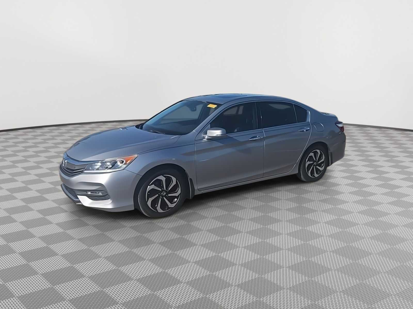 Used 2017 Honda Accord EX-L image 4