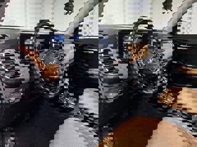 Used 2024 Kia Seltos SX w/ SX Sunroof Package image 10