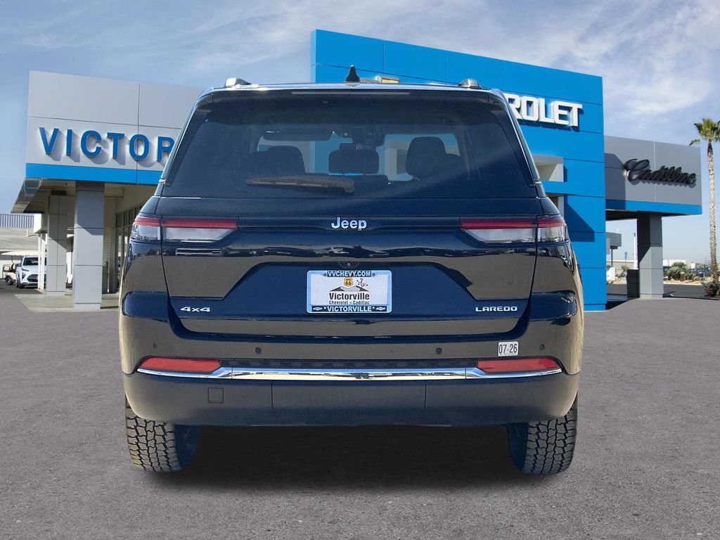 Used 2023 Jeep Grand Cherokee Laredo AWD/4WD image 5