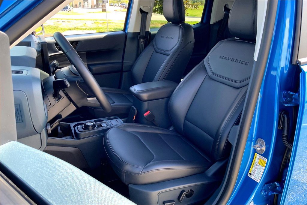 Used 2025 Ford Maverick Lariat w/ Black Appearance Package AWD/4WD image 24