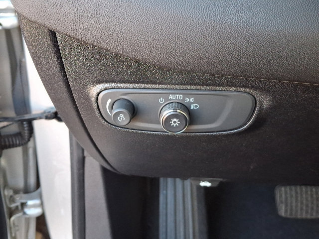 Used 2018 Chevrolet Equinox LT AWD/4WD image 37