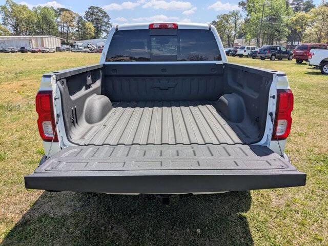 Used 2017 Chevrolet Silverado 1500 LTZ Z71 w/ LTZ Plus Package AWD/4WD image 33