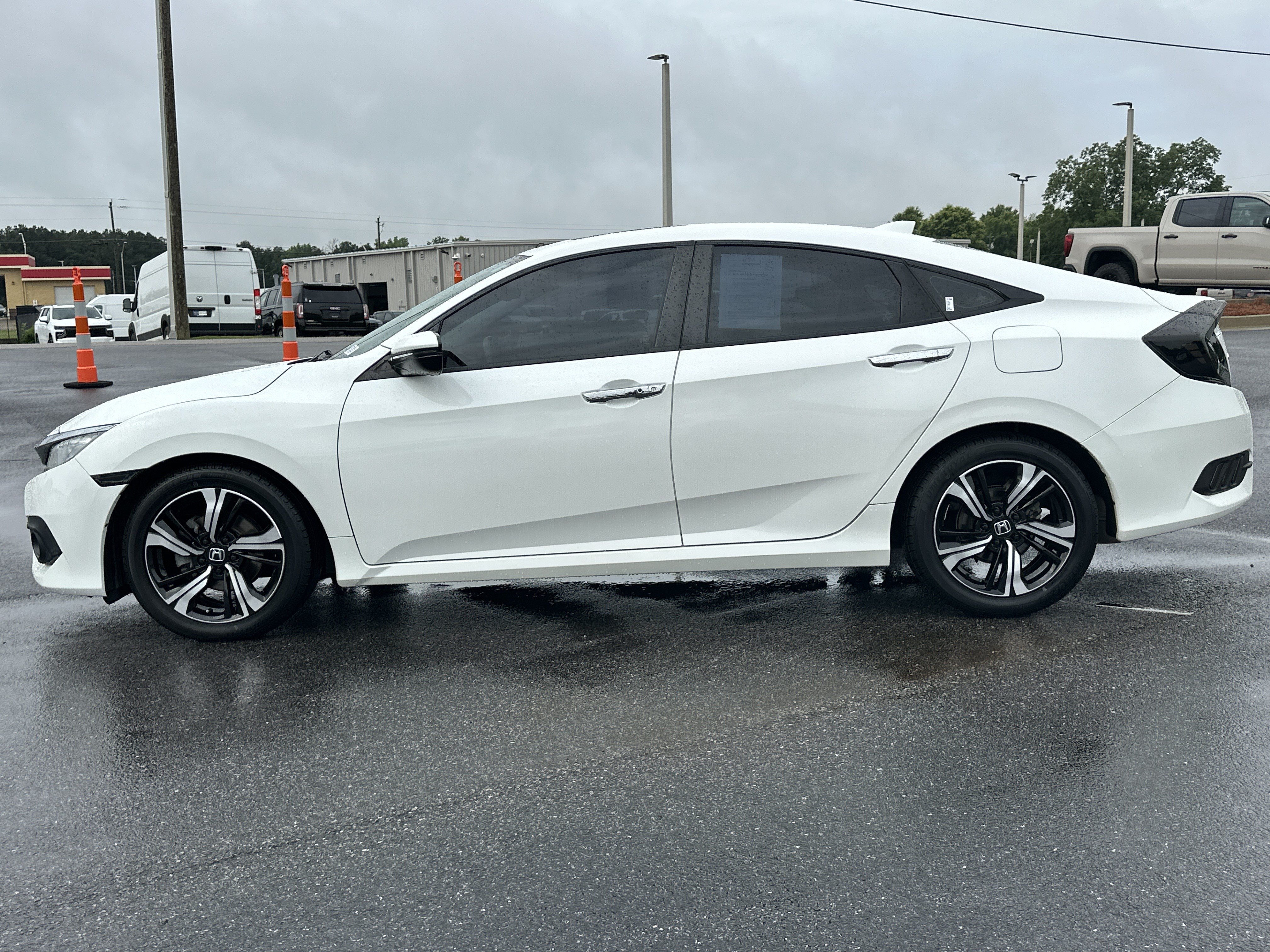 Used 2016 Honda Civic Touring image 9