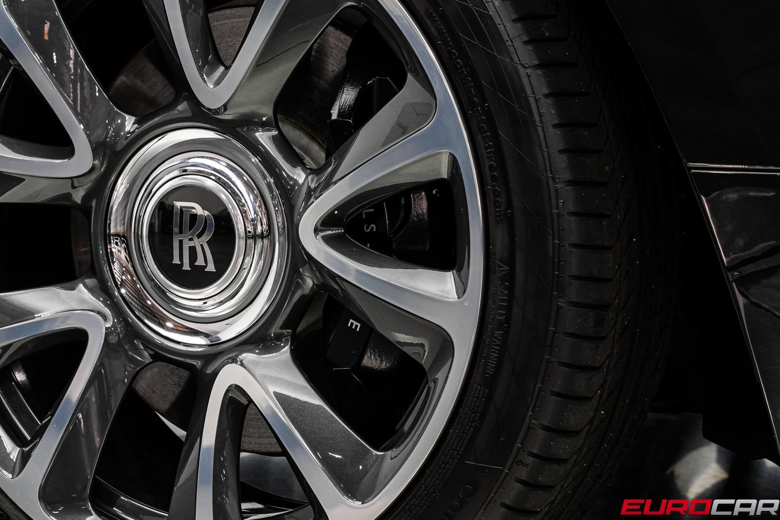 Used 2019 Rolls-Royce Wraith RWD image 21