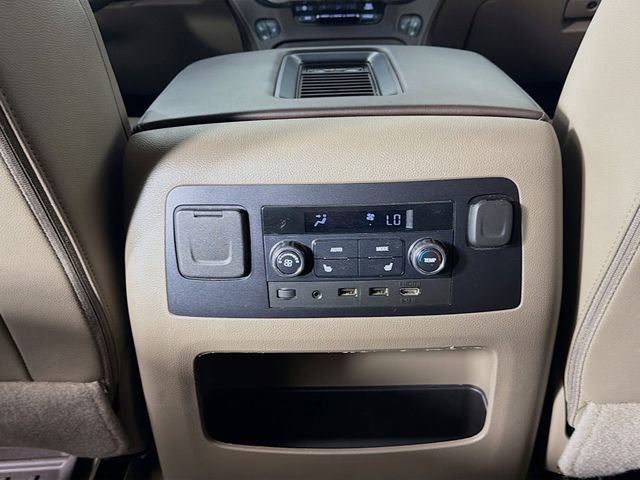 Used 2018 Chevrolet Tahoe Premier AWD/4WD image 32