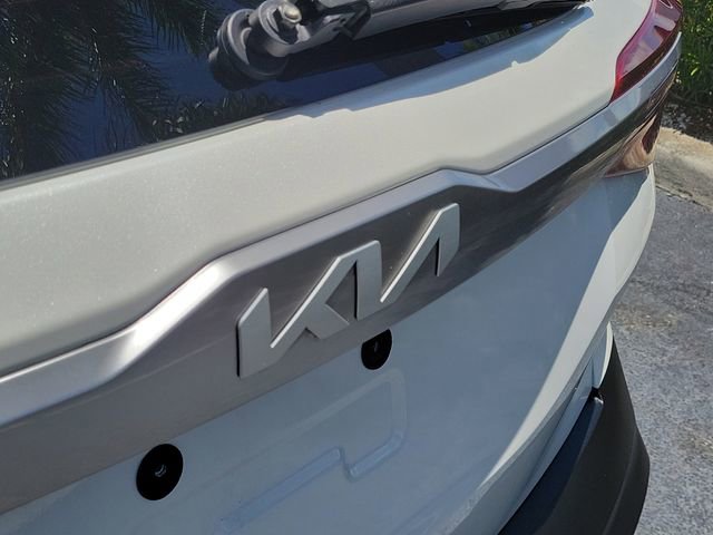 Used 2023 Kia Seltos LX AWD/4WD image 6