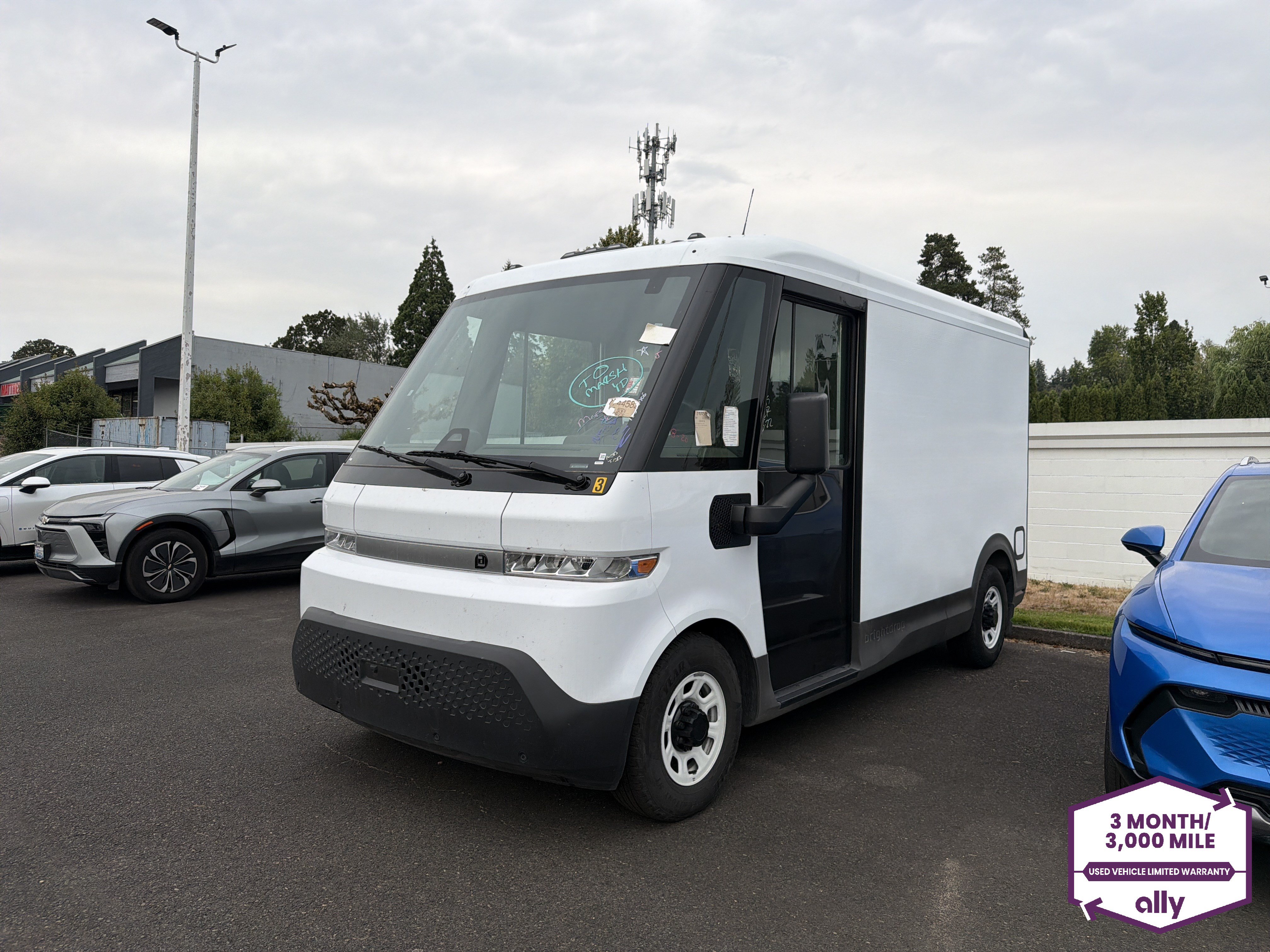 Used 2024 Chevrolet Brightdrop 400 w/ Commercial Equipment Package AWD/4WD image 1