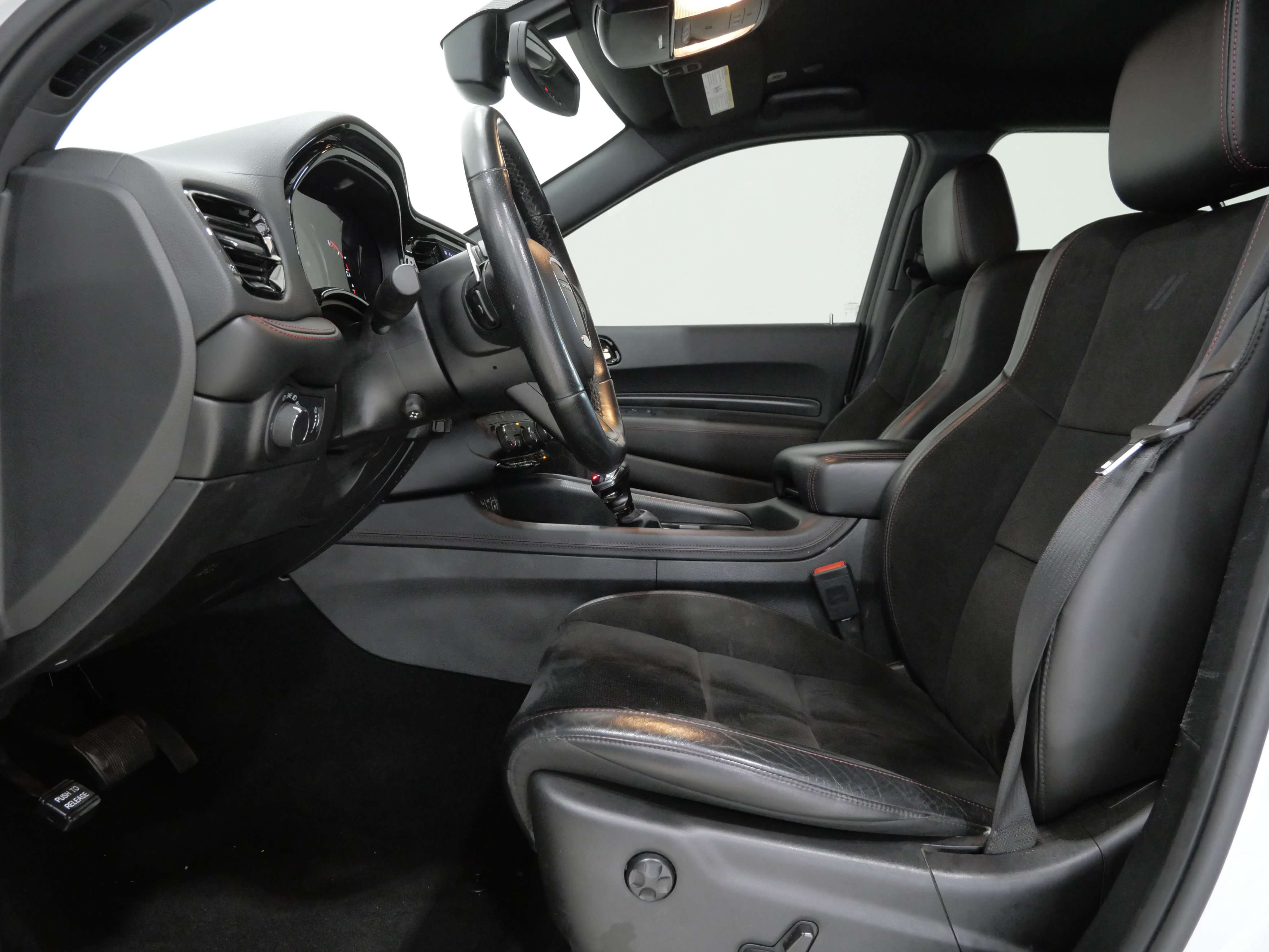 Used 2023 Dodge Durango R/T w/ Tow 'N Go Package AWD/4WD image 12