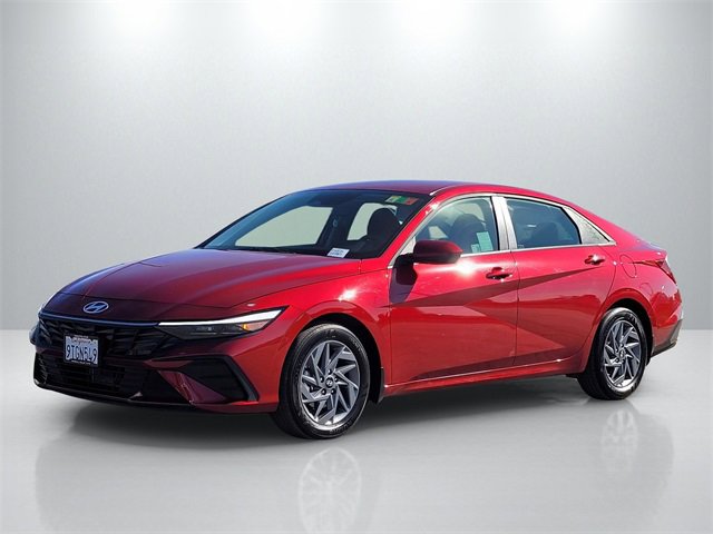 Used 2025 Hyundai Elantra Blue image 8