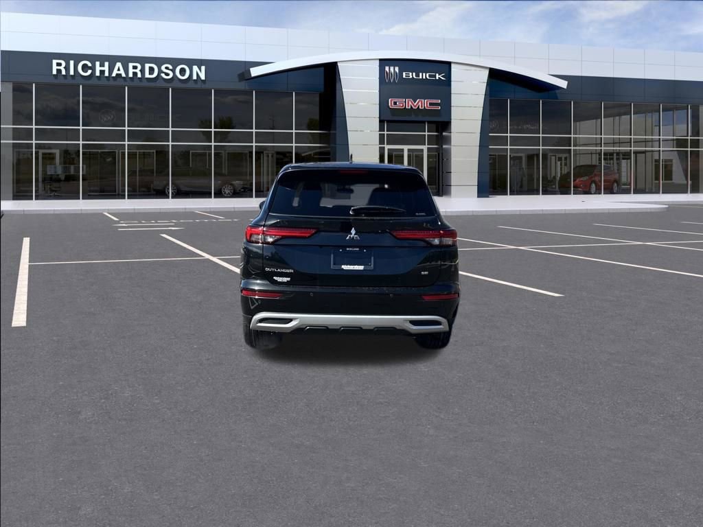 Used 2023 Mitsubishi Outlander SE Black Edition image 4