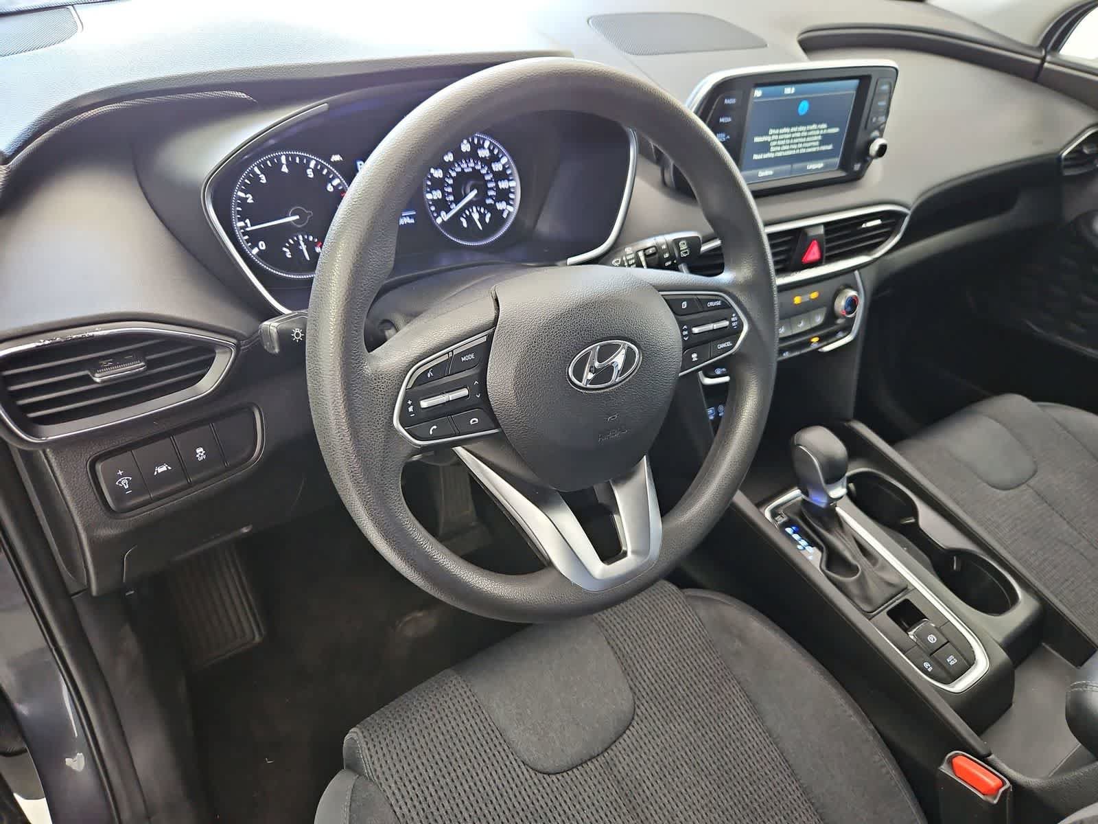 Used 2020 Hyundai Santa Fe SE FWD image 2