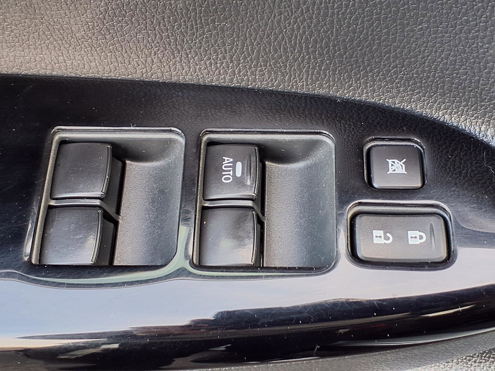 Used 2024 Mitsubishi Eclipse Cross LE image 26