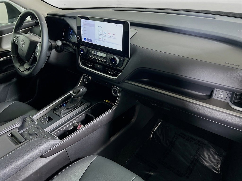 Certified 2025 Toyota Grand Highlander AWD image 27