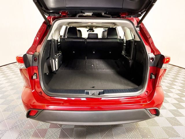 Used 2022 Toyota Highlander XLE image 34