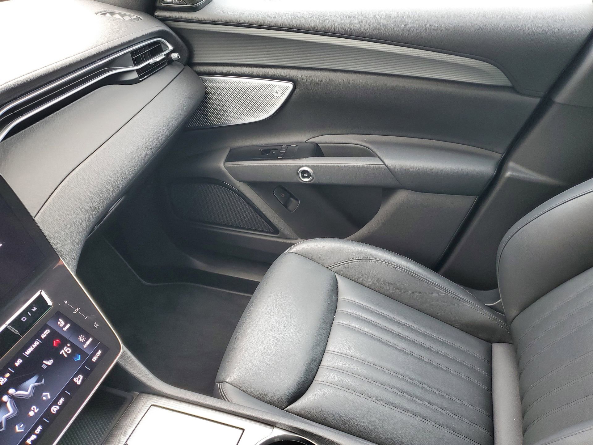 Used 2024 Maserati Grecale GT image 25