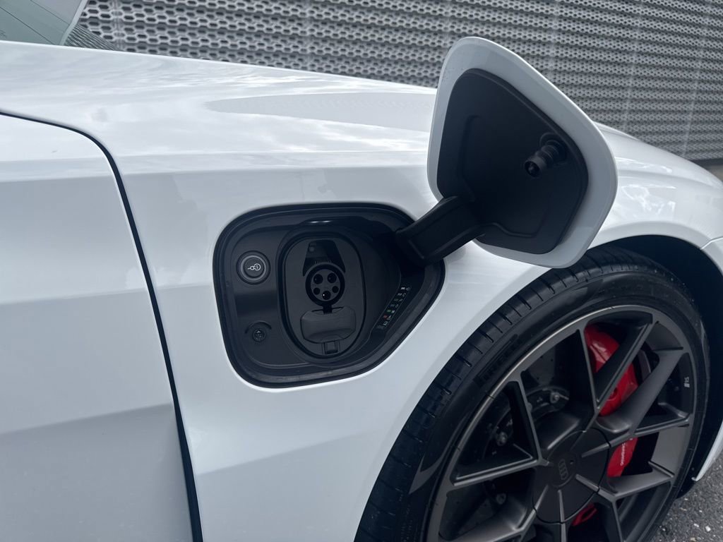 New 2026 Audi RS e-tron GT performance AWD/4WD image 10