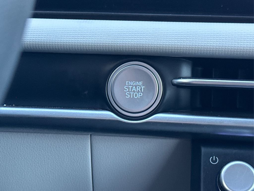 Certified 2025 Hyundai Tucson SE image 27