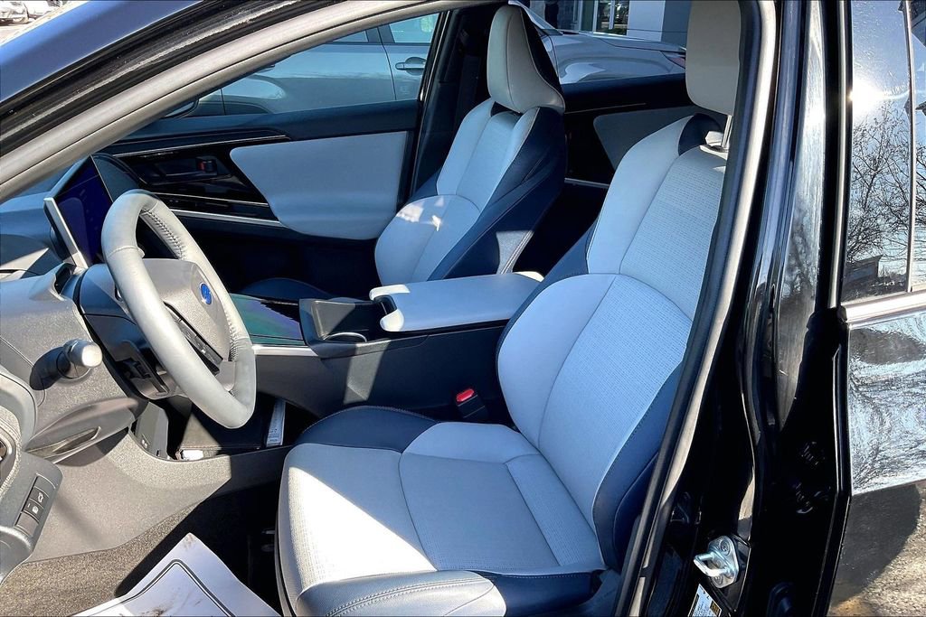 Used 2024 Subaru Solterra Touring w/ Touring Package image 28