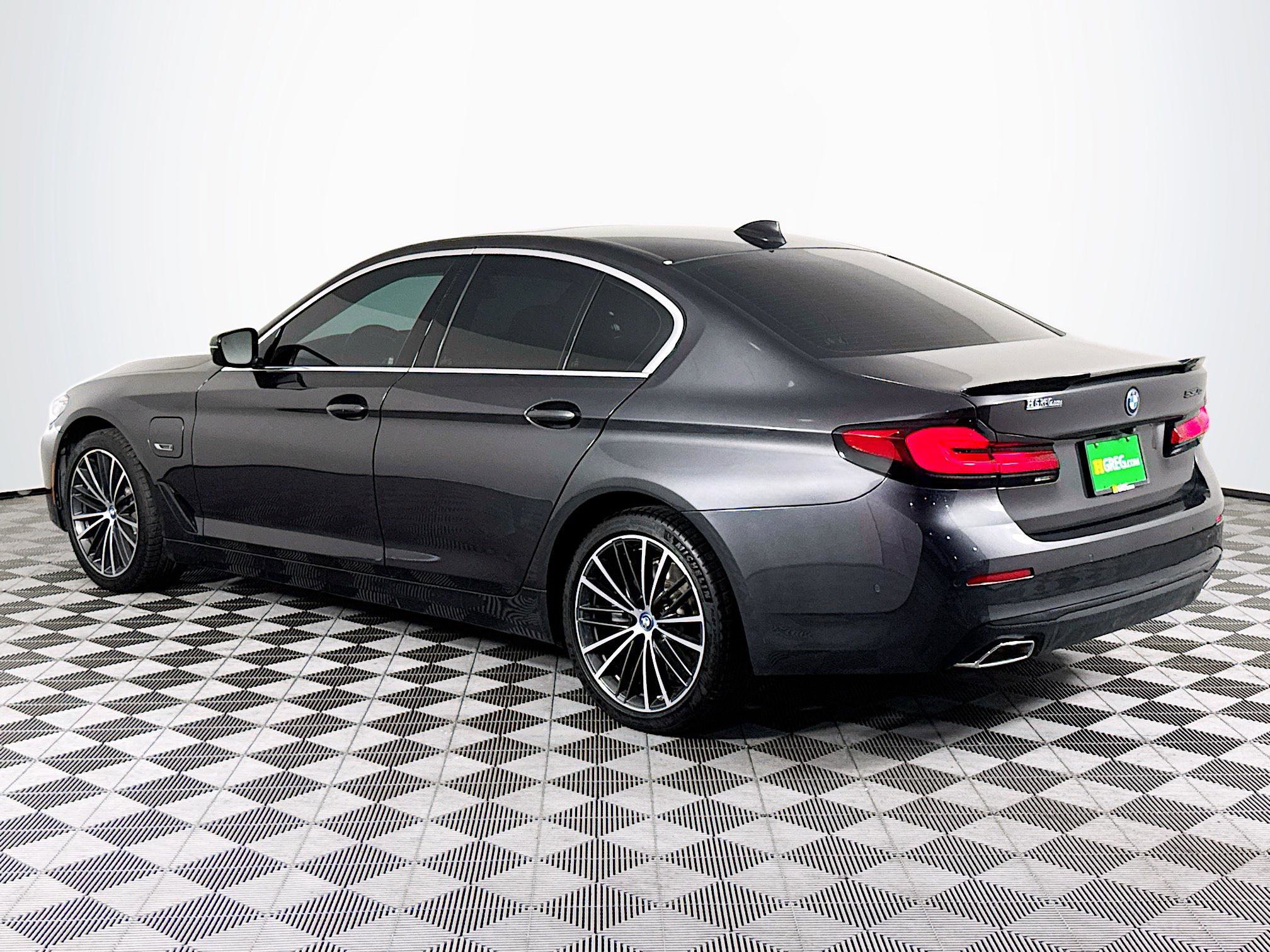Used 2023 BMW 530e 530e w/ Premium Package image 6