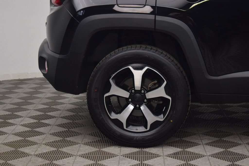 Used 2020 Jeep Renegade Trailhawk w/ LED Lighting Group AWD/4WD image 27