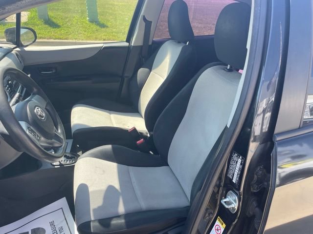 Used 2012 Toyota Yaris LE FWD image 17