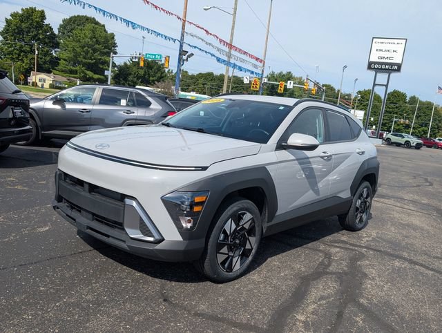 Used 2025 Hyundai Kona SEL AWD/4WD image 3