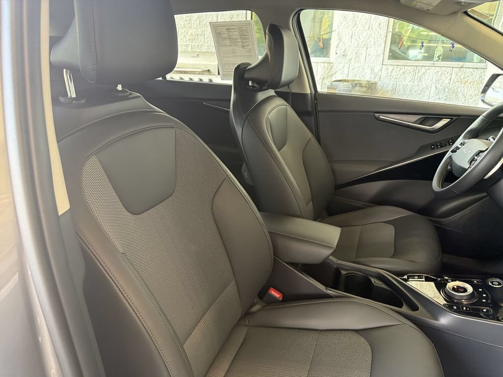 Used 2024 Kia Niro Wind w/ Wind Preserve Package FWD image 28