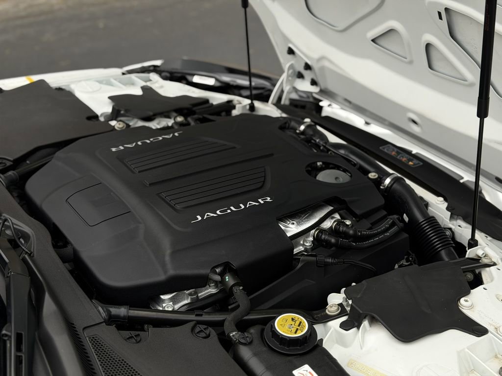Used 2016 Jaguar F-TYPE R AWD/4WD image 51