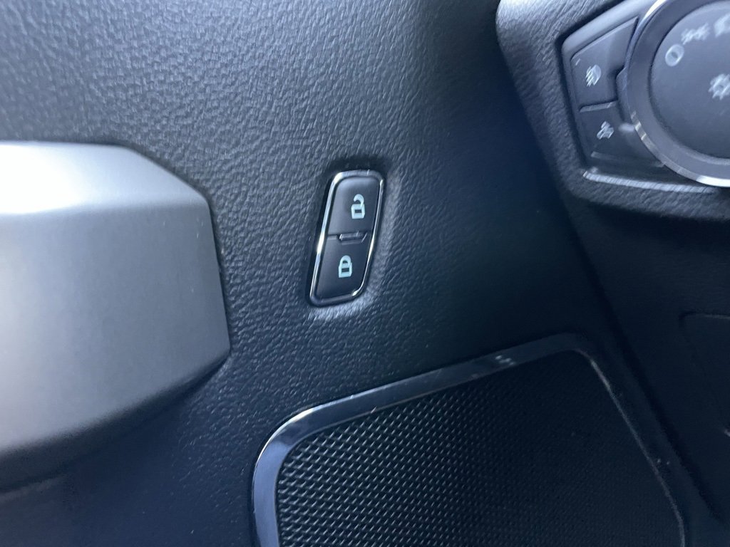 Used 2017 Ford F250 Lariat w/ Chrome Package image 26