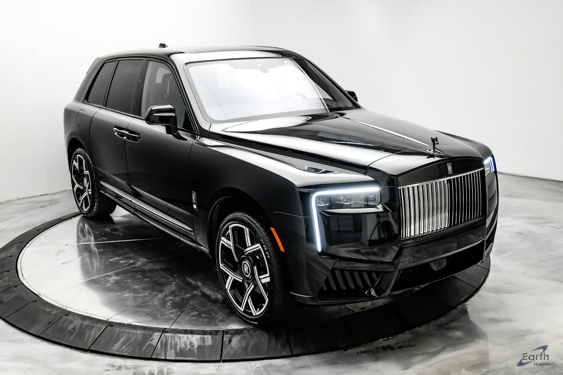 Used 2026 Rolls-Royce Cullinan Black Badge AWD/4WD image 31