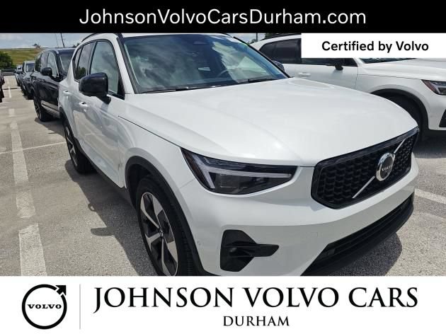 Used 2026 Volvo XC40 B5 Plus AWD/4WD image 3