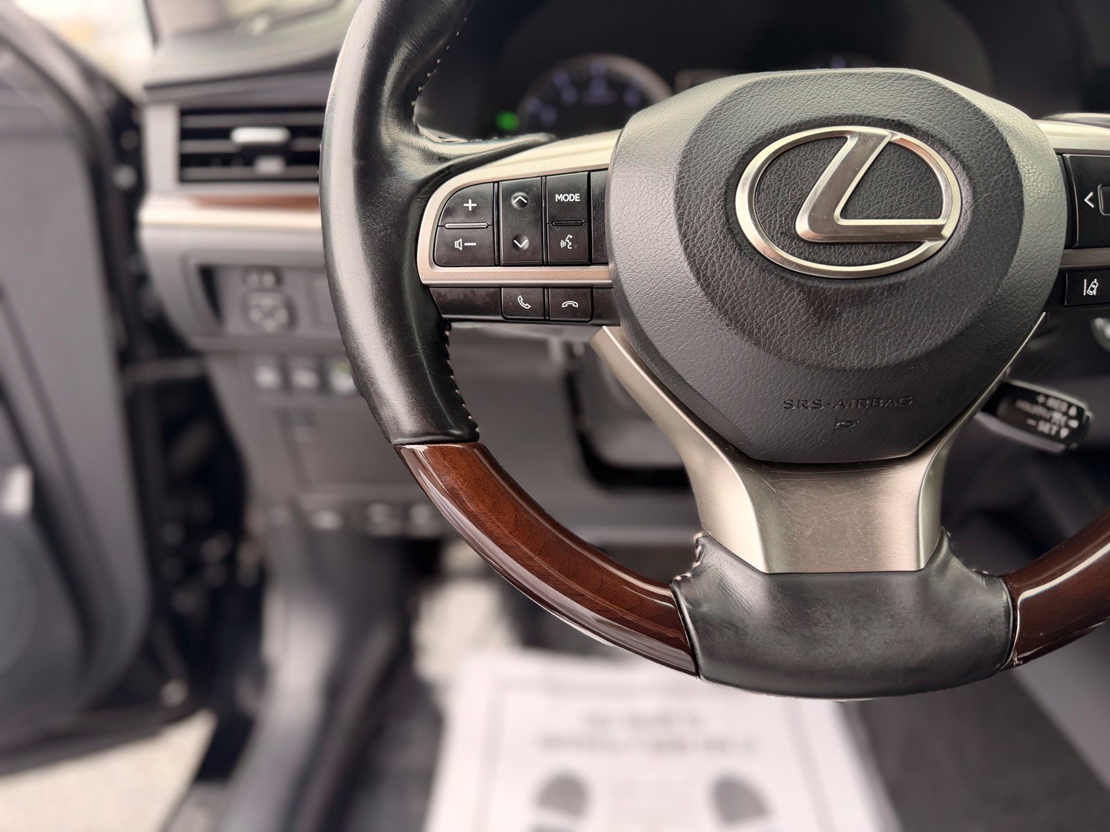 Used 2017 Lexus ES 350 w/ Luxury Package FWD image 19
