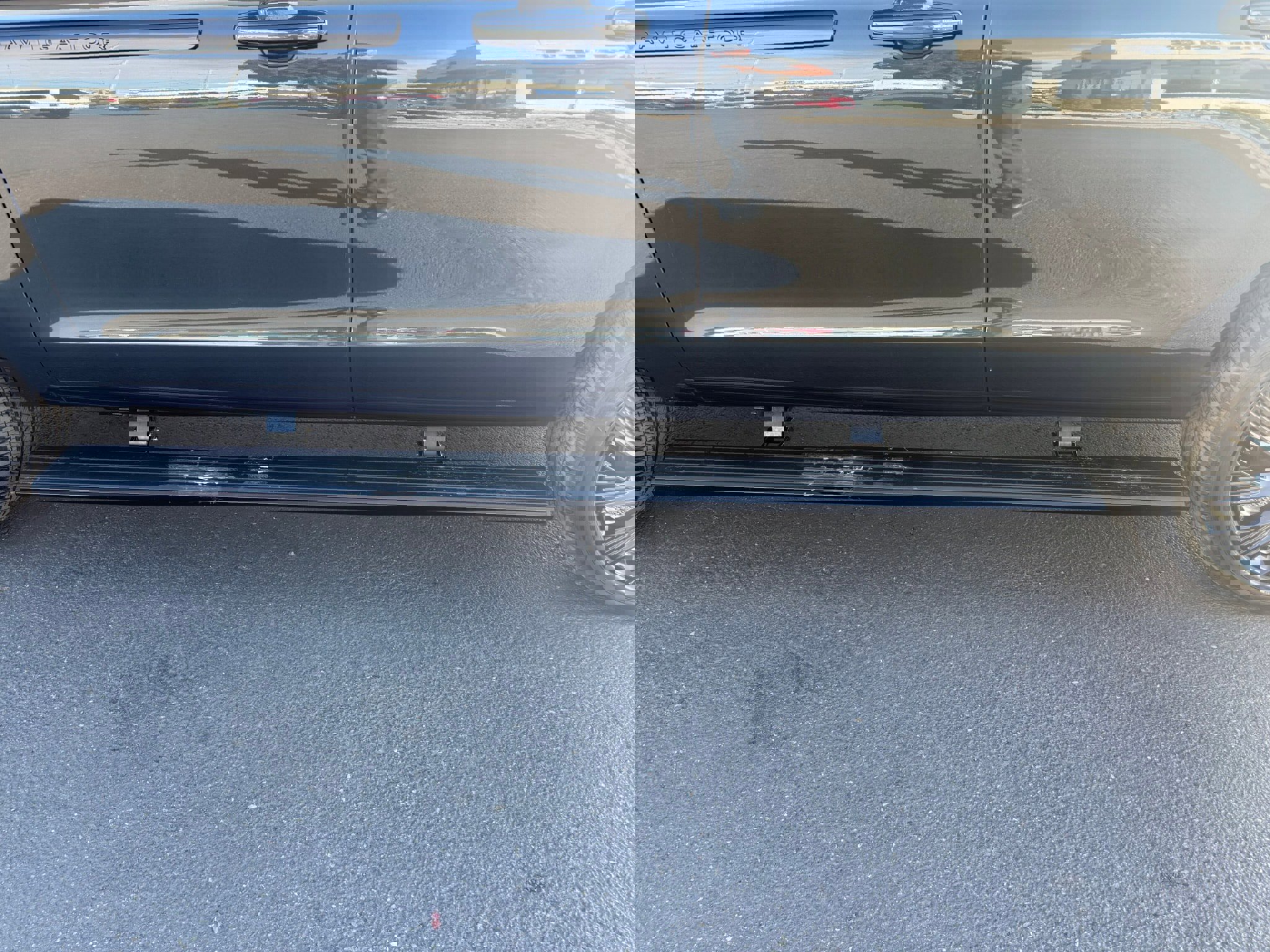 New 2025 Lincoln Navigator Reserve w/ Jet Appearance Package image 13