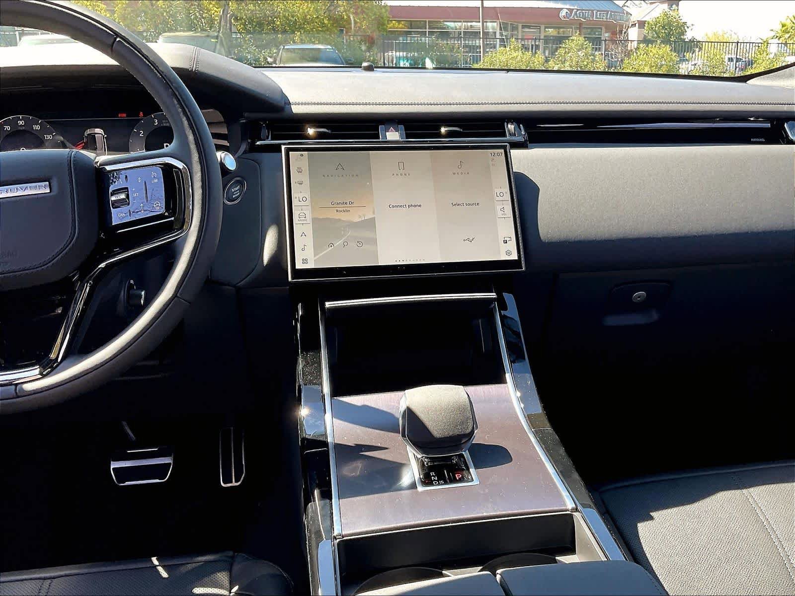 New 2026 Land Rover Range Rover Velar Dynamic SE AWD/4WD image 9
