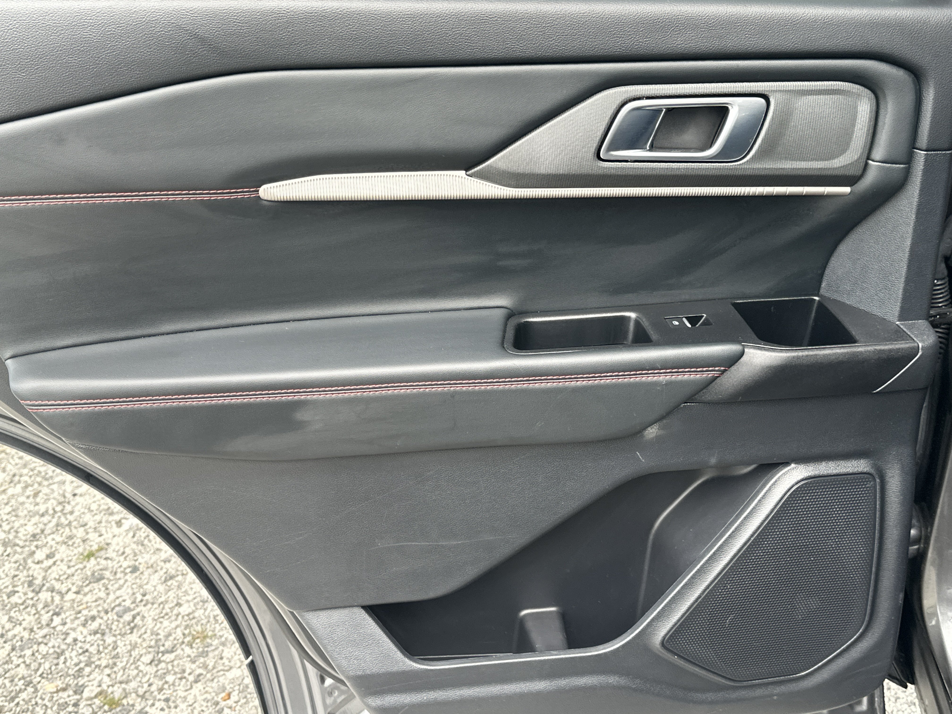 Used 2025 Ford Explorer ST-Line AWD/4WD image 21