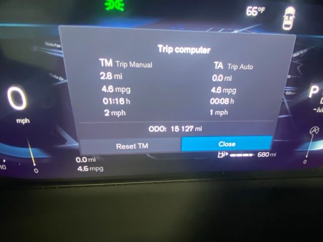 Used 2025 Volvo XC60 B5 Plus image 17