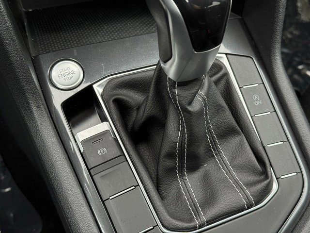 Used 2022 Volkswagen Tiguan S image 16