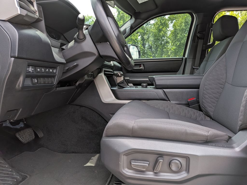Used 2026 Toyota Tundra SR5 w/ SR5 Convenience Package RWD image 11