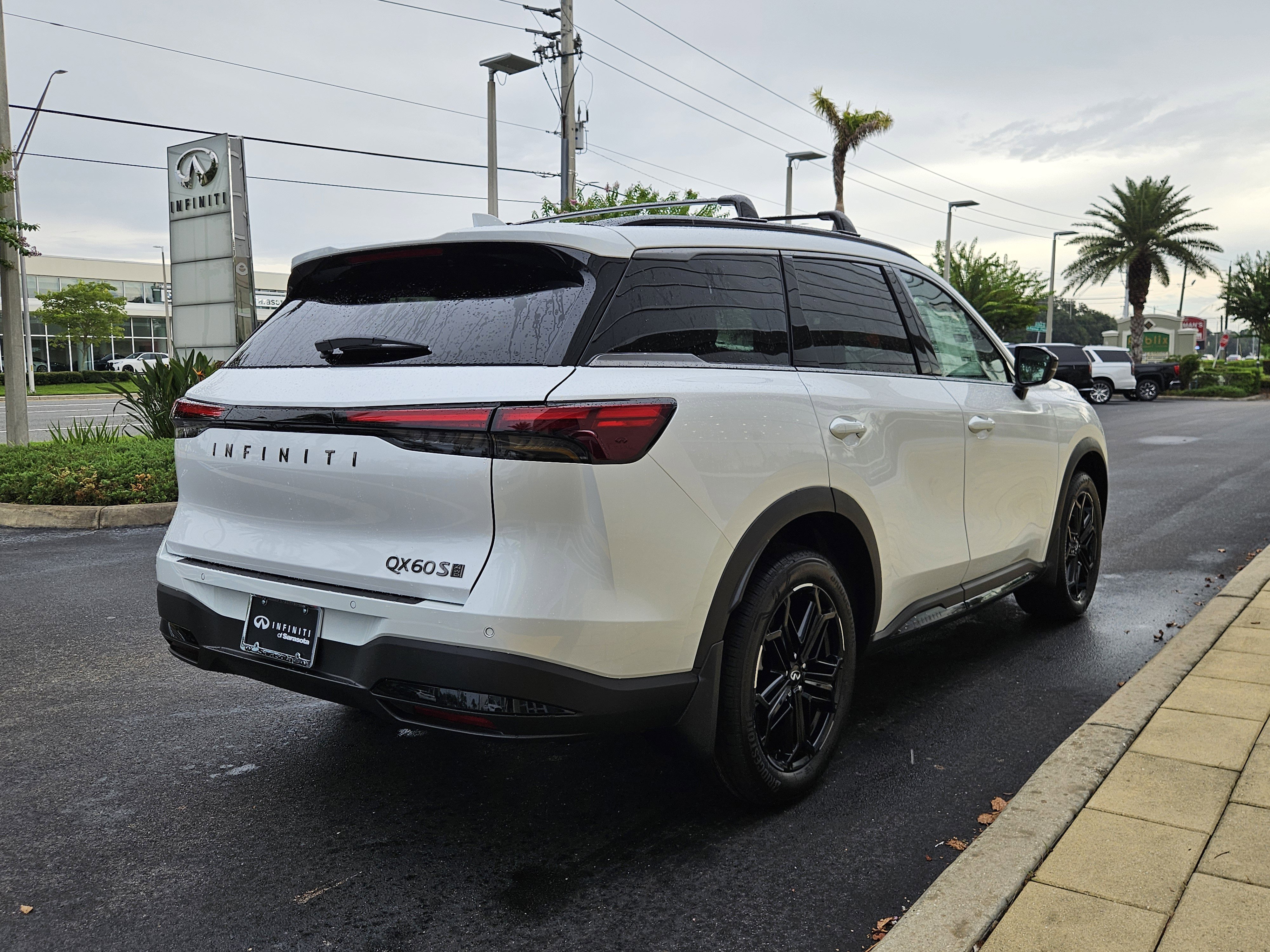New 2026 INFINITI QX60 Luxe w/ Dark Cargo Package image 8