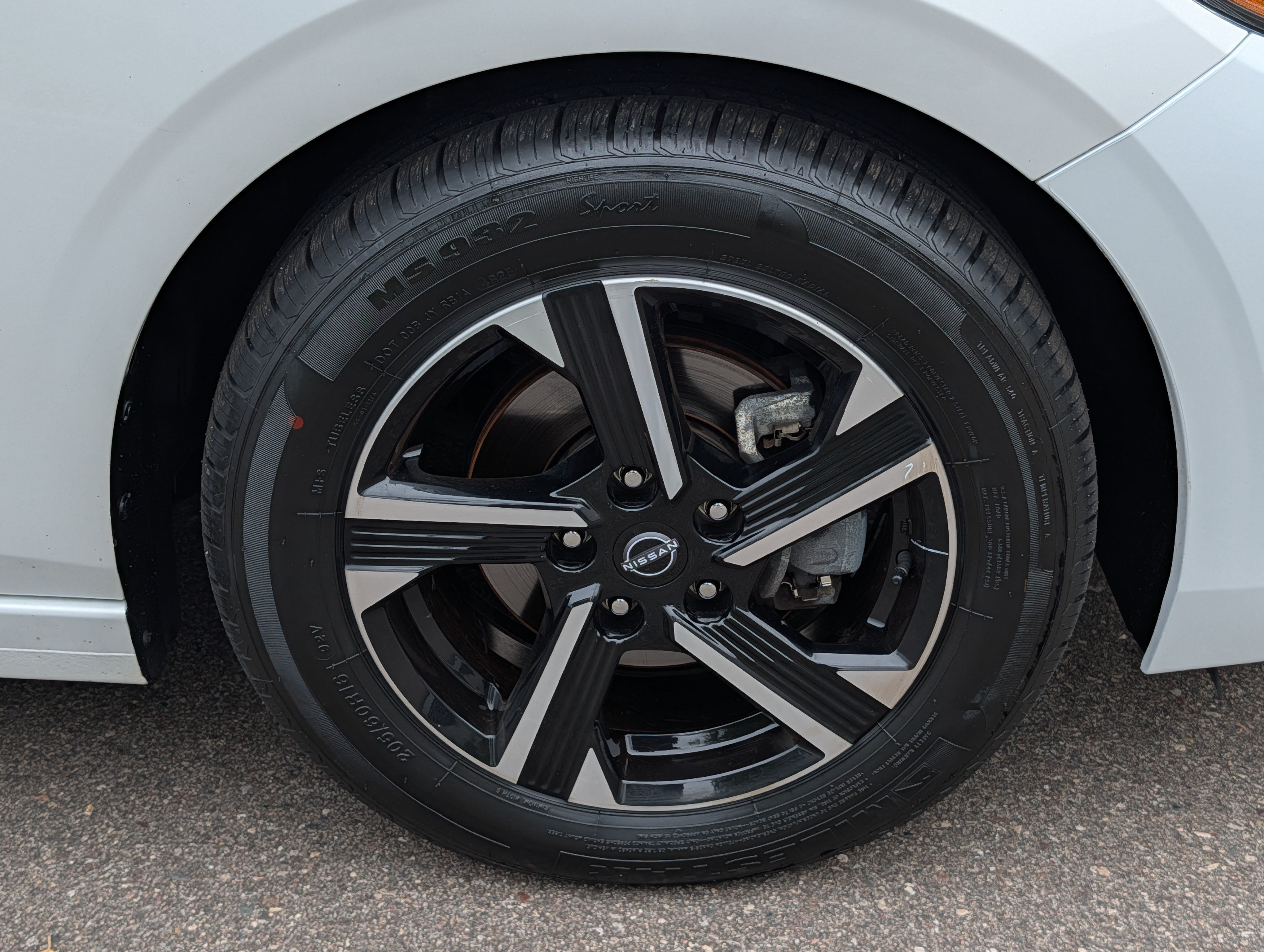 Used 2024 Nissan Sentra SV FWD image 15
