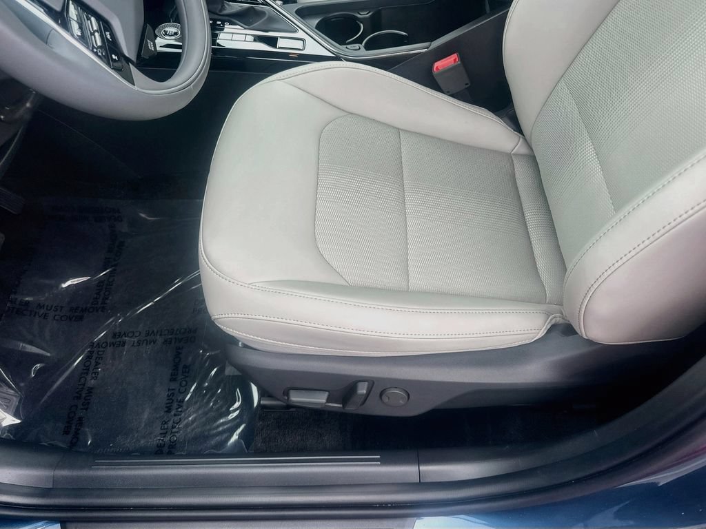 Used 2026 Kia Niro EX FWD image 19