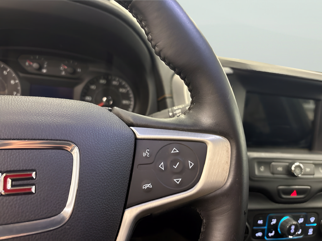 Used 2018 GMC Terrain SLE w/ Driver Convenience Package AWD/4WD image 16