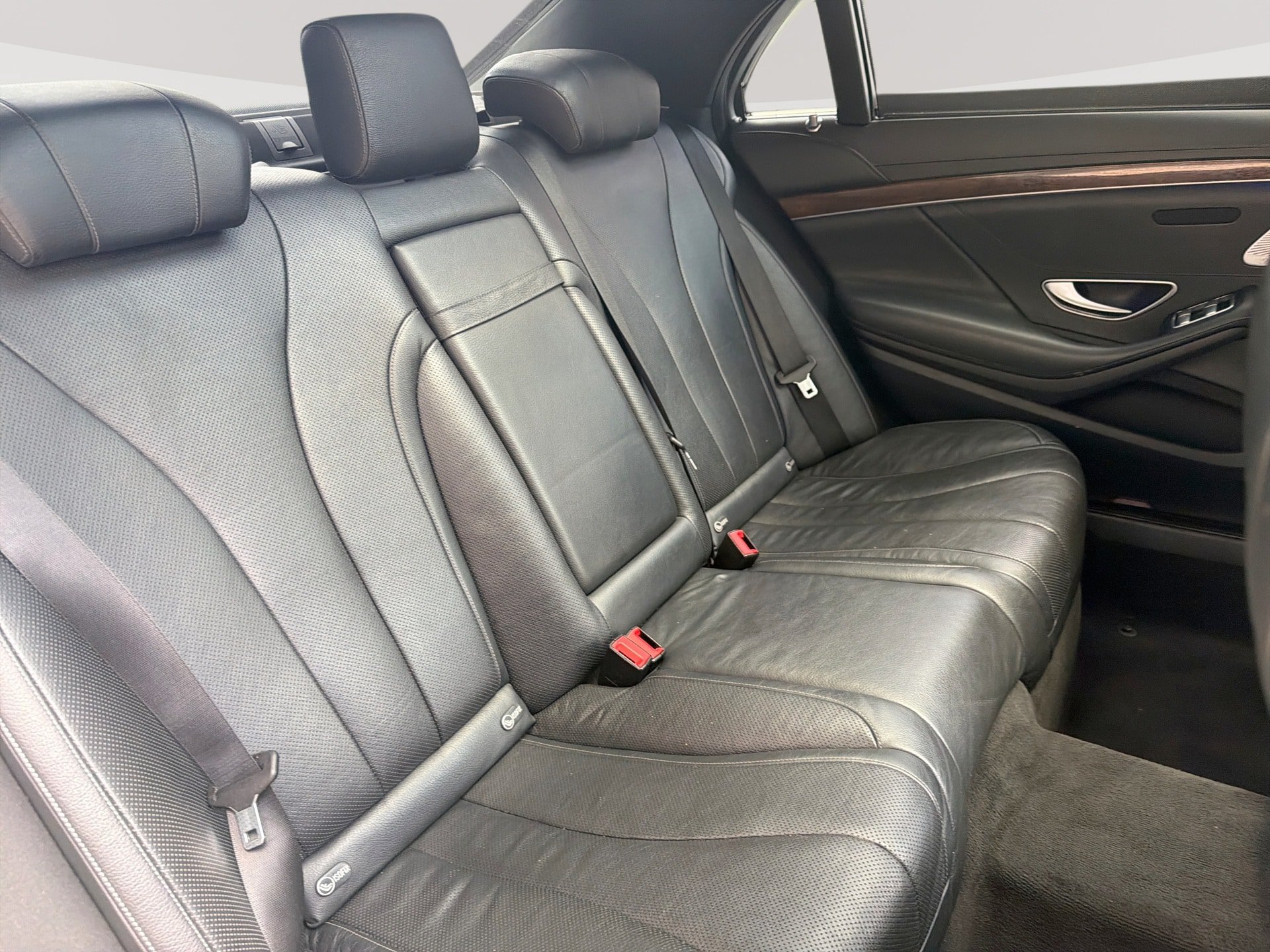 Used 2015 Mercedes-Benz S 550 4MATIC Sedan image 26