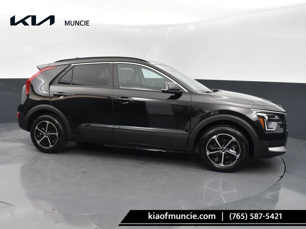 Certified 2025 Kia Niro EX