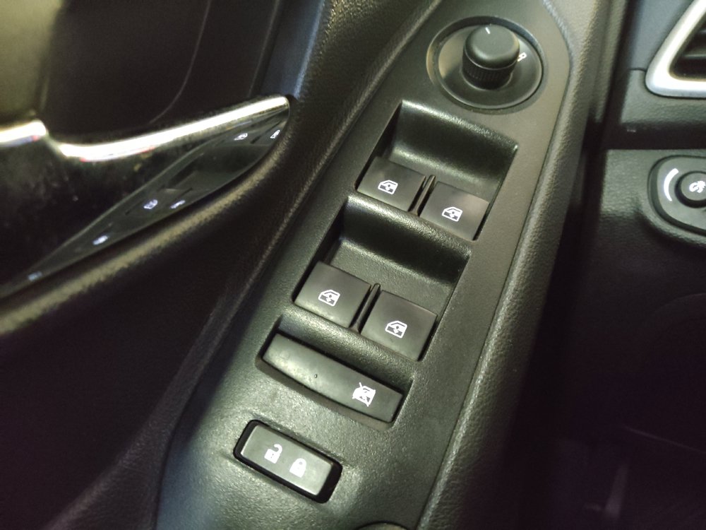 Used 2020 Chevrolet Trax LS w/ Tint and Cruise Package FWD image 27
